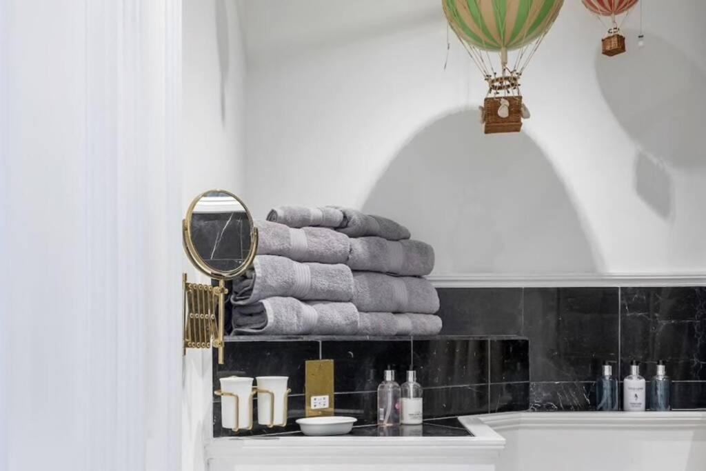 Georgian Apartment Located In The Center Of Bath. エクステリア 写真